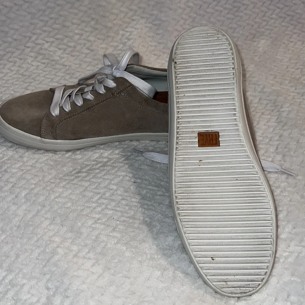 Frye Kerry Low Top Lace Up Women Sneaker Size 9.5M Tan Suede